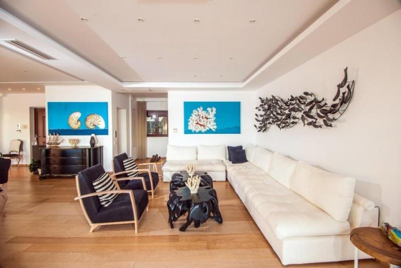 Plaka bei Elounda Zum Verkauf auf Kreta: Traumhafte Luxus-Villa mit sieben Zimmern direkt am Meer. atemberaubender Meer- und Insel-Blick. Plaka,